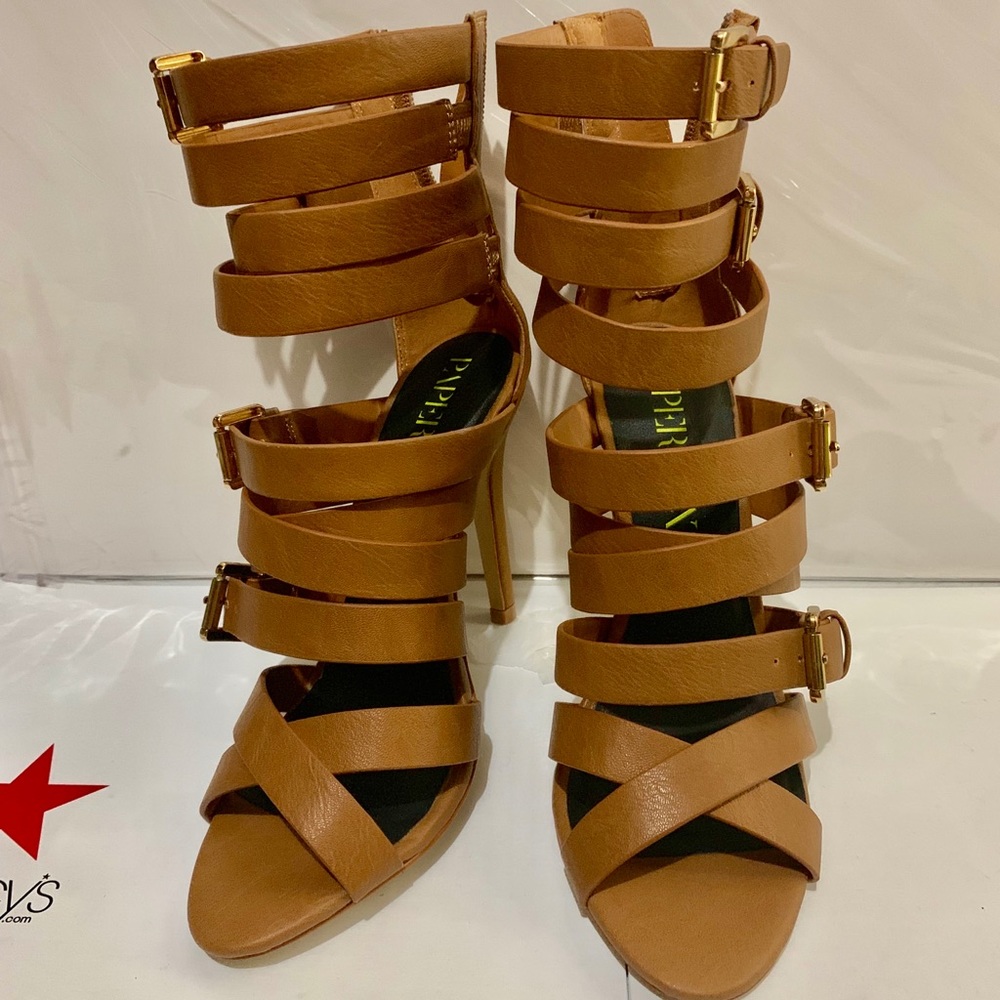 ⛔️sold⛔️!!! Nude leather strapie heels